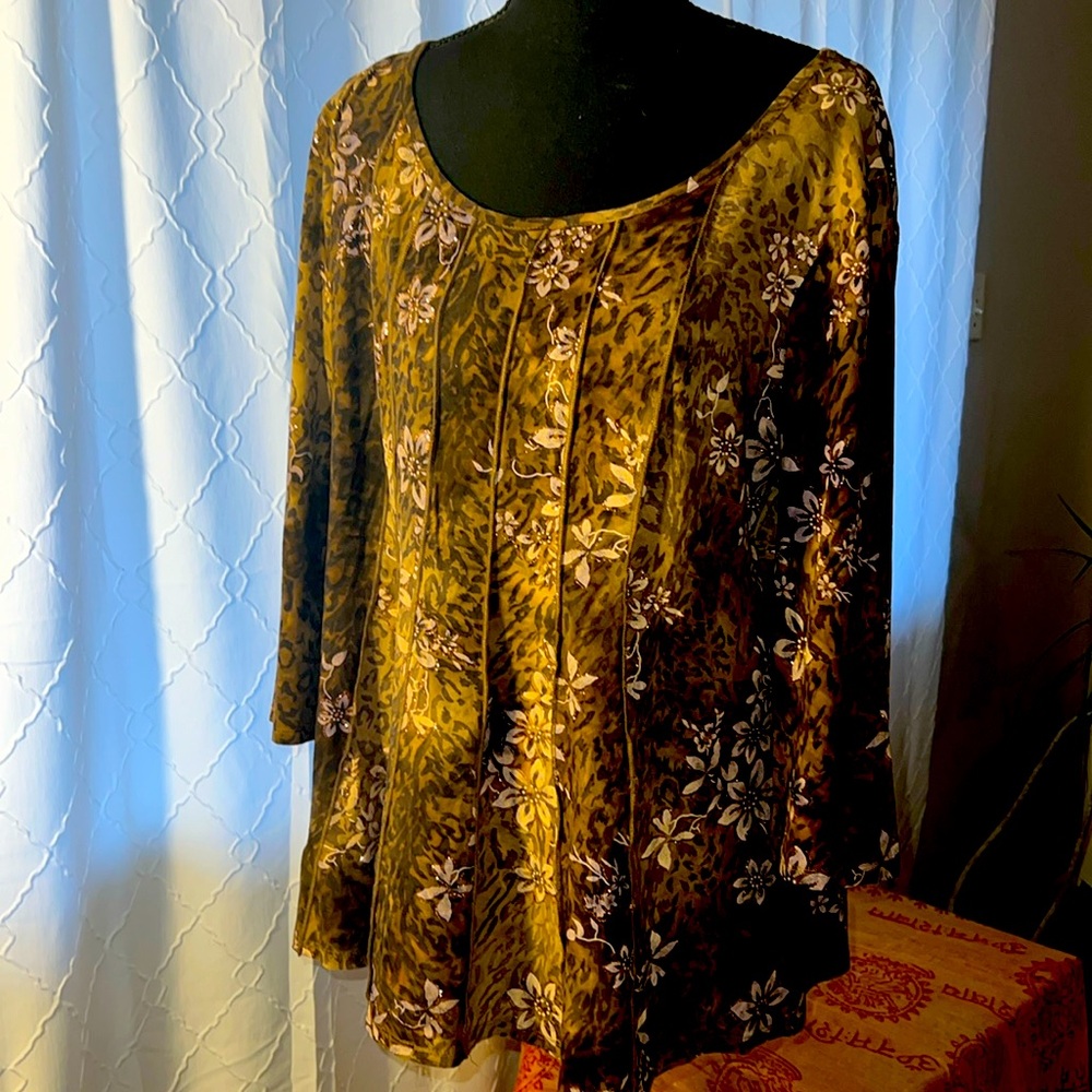 Sami & Jo brown/beige flower top size large